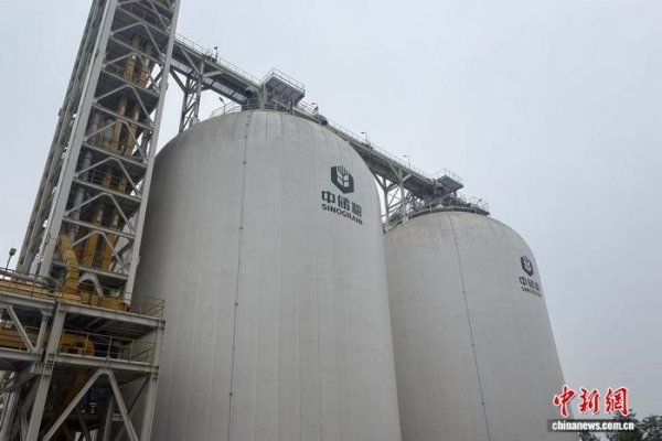 希恩配资网 粮食住上了“好房子”